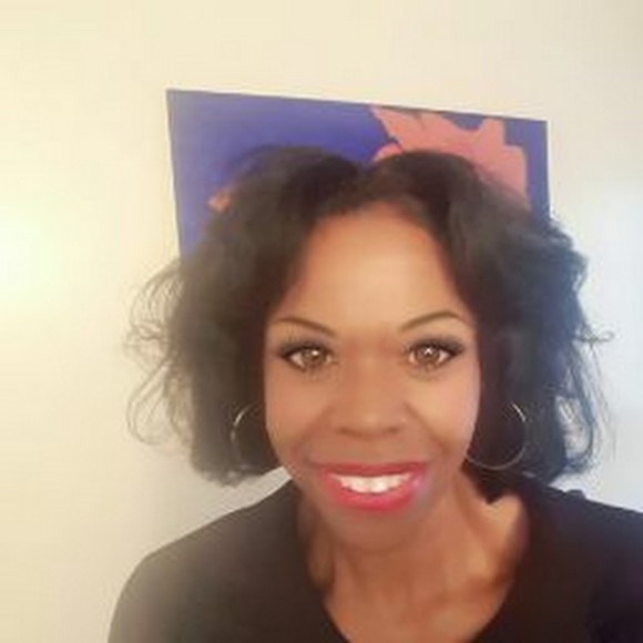 Meet your Posher, Debra - Picture 1 of 1